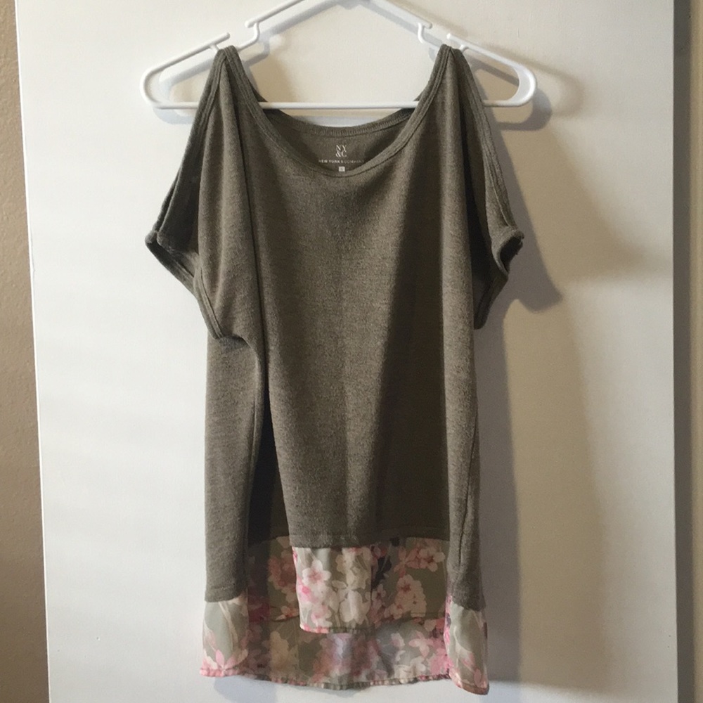 Shoulder cut-out cotton shirt silk floral bottom